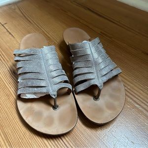 Paul Green gold metallic straps thong sandals SIZE 7.5